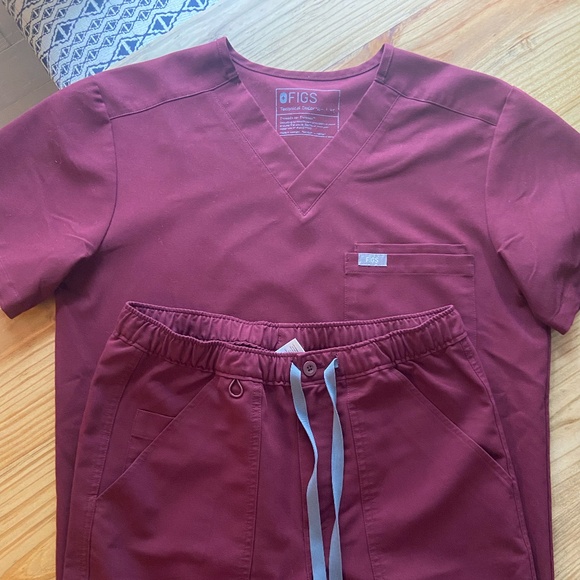 Mens Figs Scrub Set Burgundy XS | Aya Logo - Picture 6 of 6